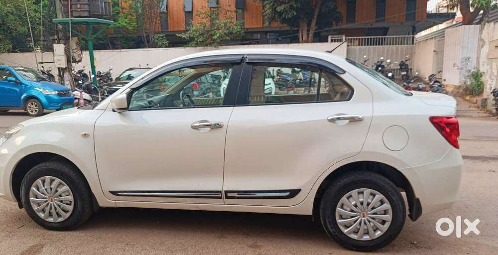 Maruti Suzuki Swift Dzire Lxi Option, 2022, Petrol