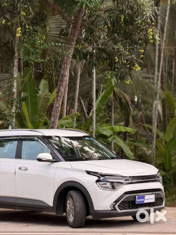 Kia Carens, 2022, Petrol