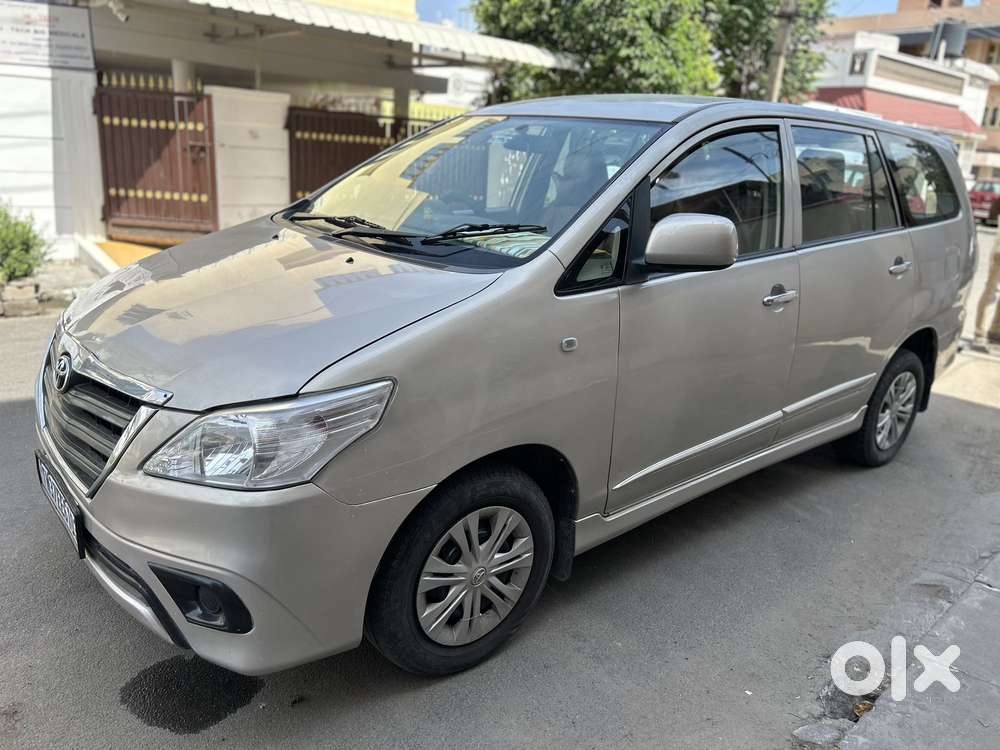 Toyota Innova 2.5 G (diesel) 7 Seater Bs Iv, 2015, Diesel