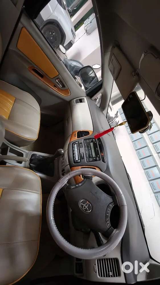 Toyota Innova 2011