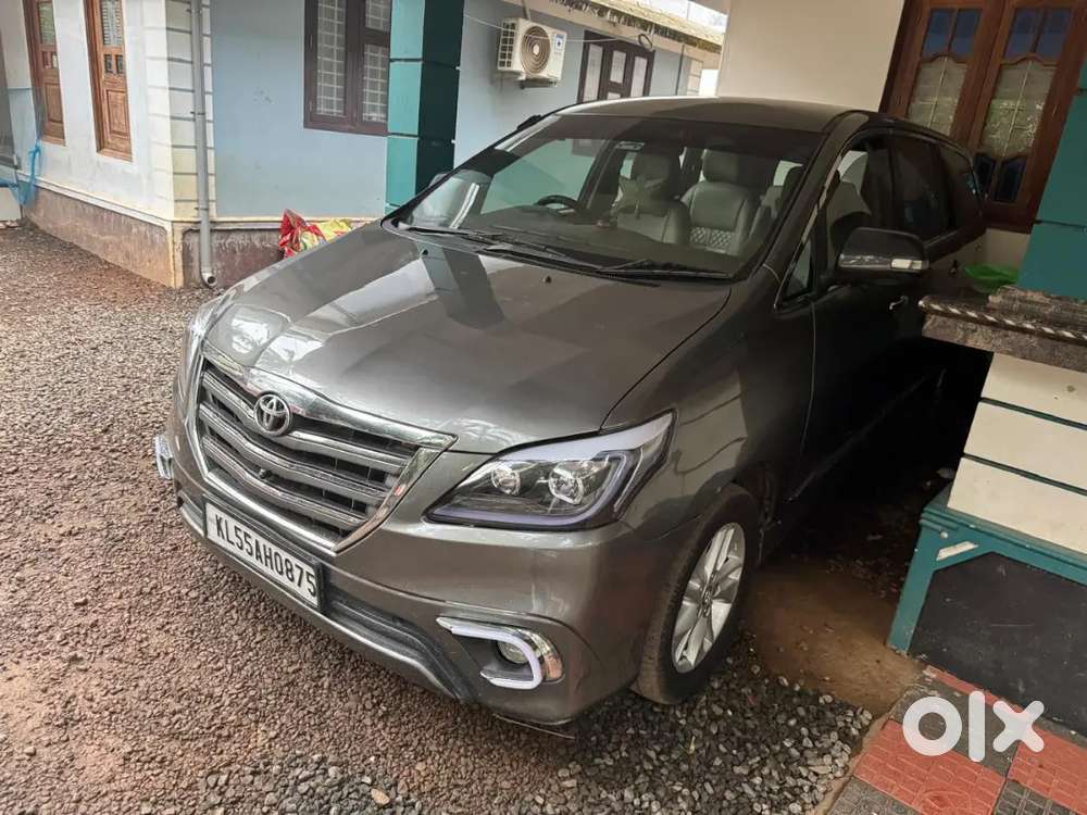 Toyota Innova 2012