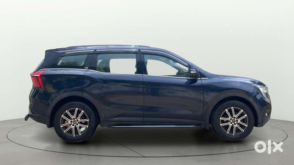 Mahindra Xuv700 2.0 Ax 7 Petrol Mt Str, 2021, Petrol