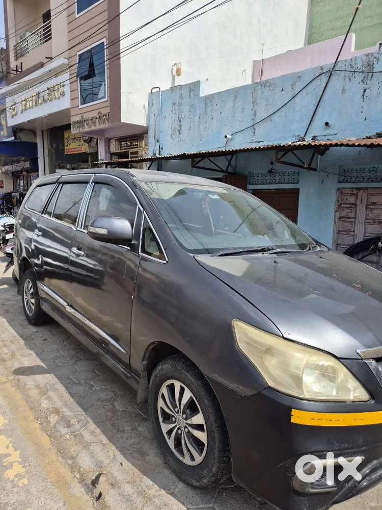 Toyota Innova 2015 Diesel 236171 Km Driven , Good Condition