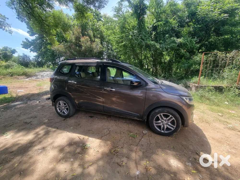 Renault Triber 2023 Automatic Gear Full Options