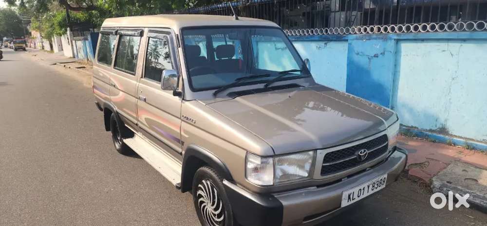 Toyota Qualis 2002 Diesel 249000 Km Driven