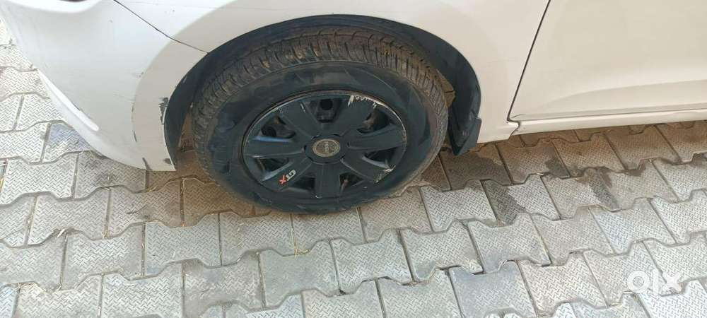 Hyundai I20 2014petrol 90000 Km Driven All Tyre New