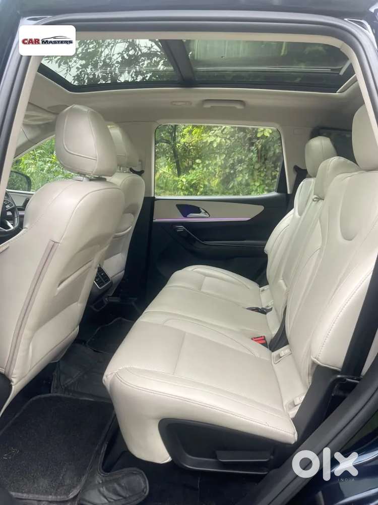 Mahindra Xuv700 2.2 Ax 7 Diesel At Luxury Pack Str Awd, 2023, Diesel