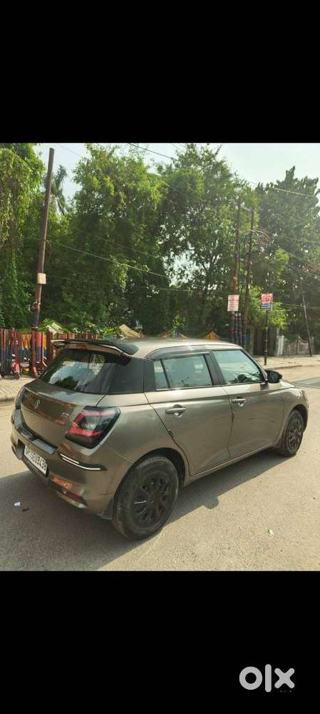 Maruti Suzuki Swift Vxi + Manual, 2025, Petrol
