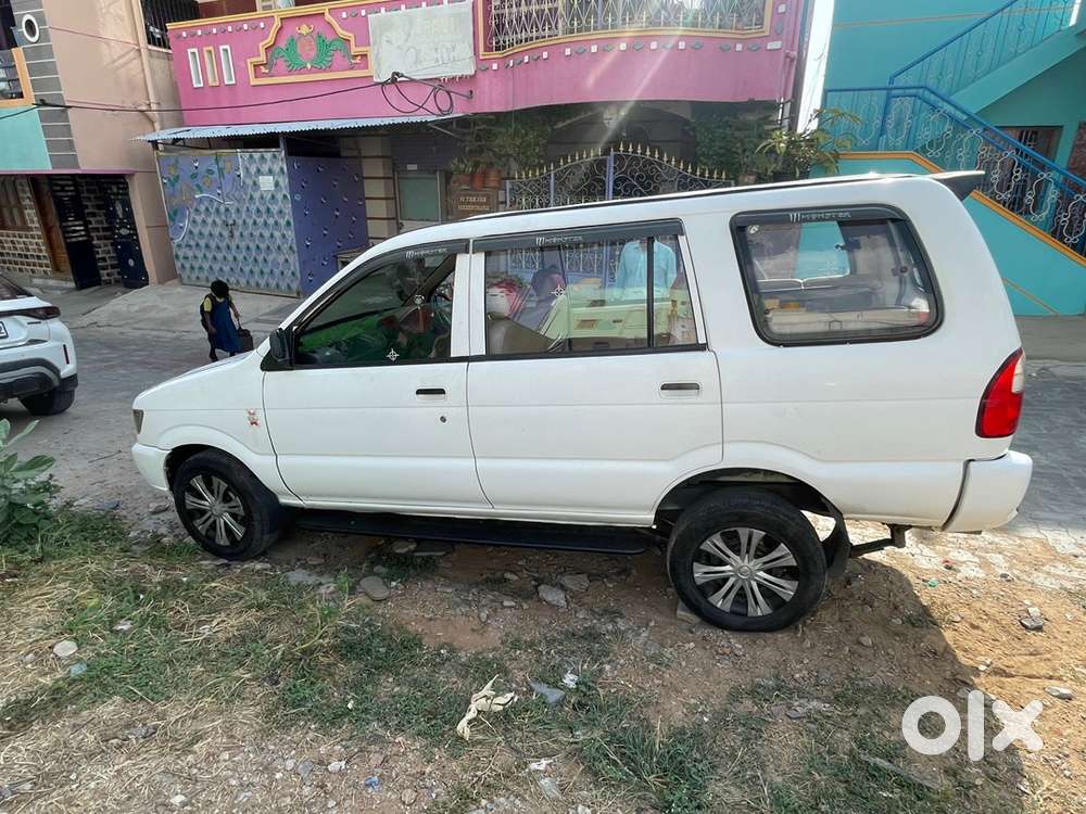 Chevrolet Tavera Neo 2012