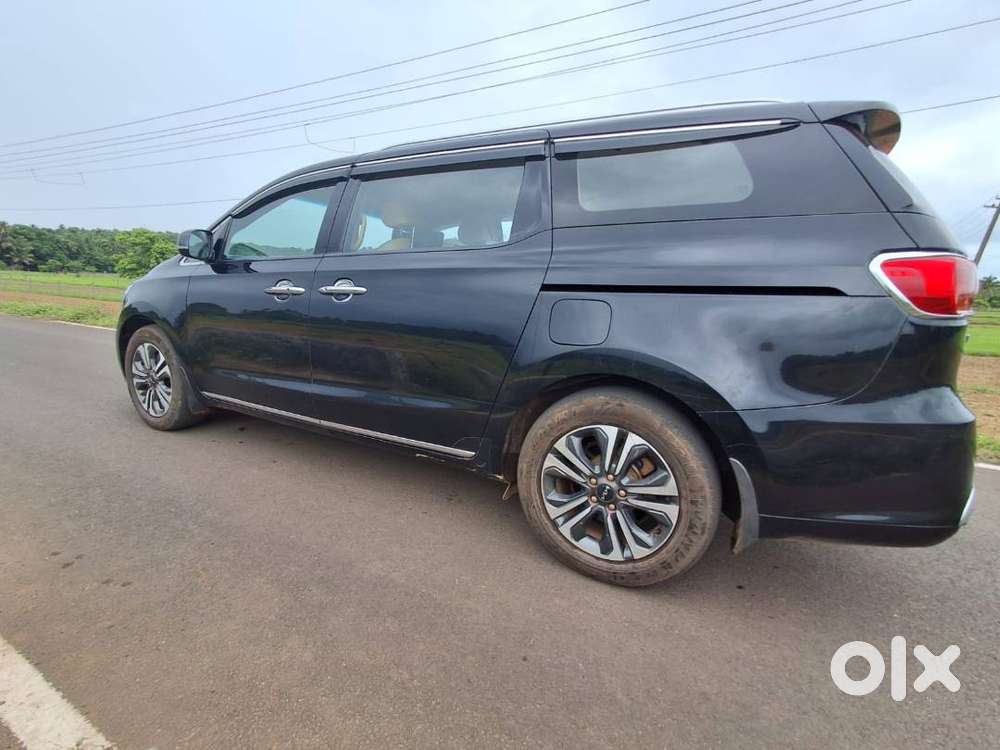 Kia Carnival Limousine Plus 7-seater Diesel  Single Owner