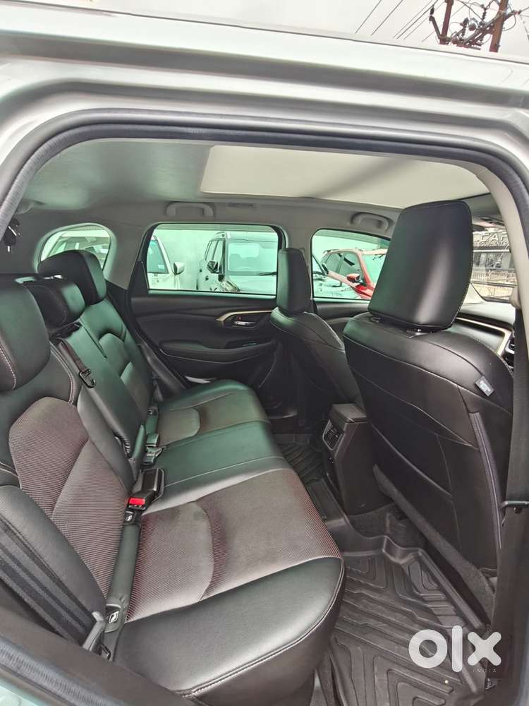 Maruti Suzuki Grand Vitara 1.5 Alpha Plus Dual Tone Intelligent Hybr..