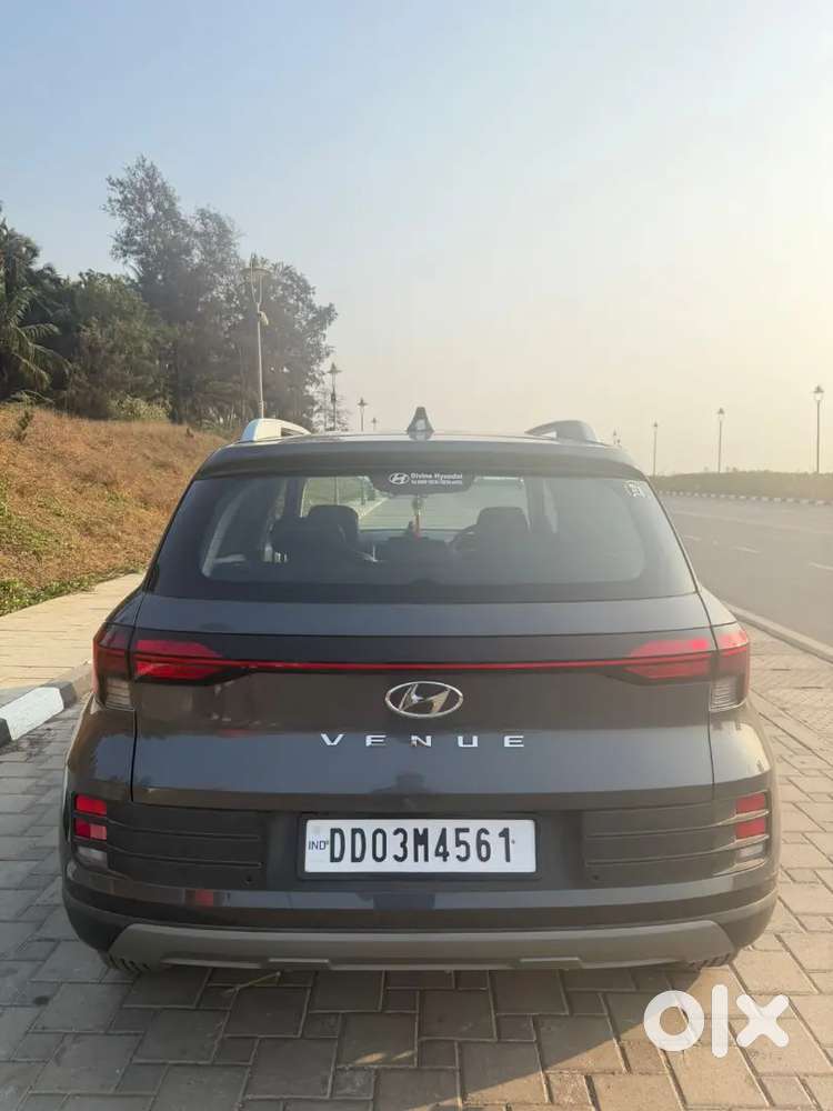 Hyundai  Venue 2024 Petrol 16000 Km Driven