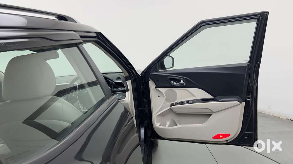 Mahindra Xuv300 W8 Option, 2019, Petrol