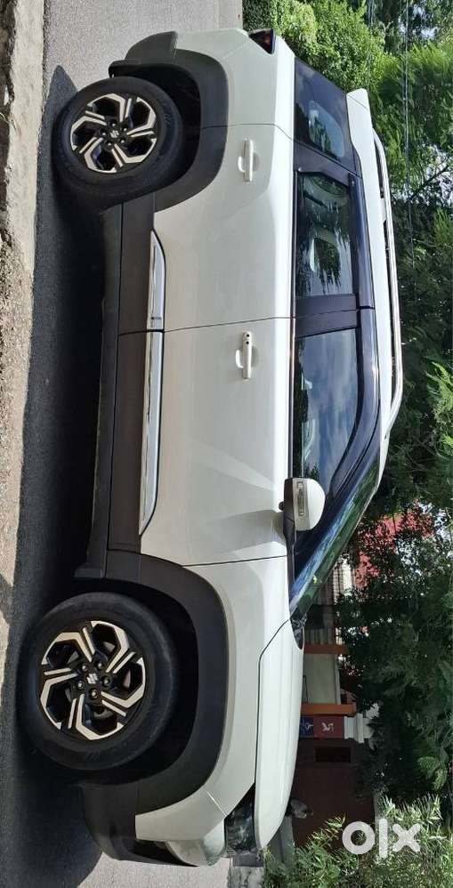 Maruti Suzuki Brezza 1.5 Zxi At Smart Hybrid, 2023, Petrol