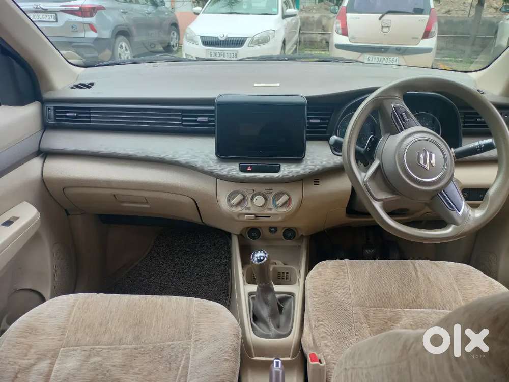 Maruti Suzuki Ertiga 7 Seater Smart Hybrid First Owner White Color