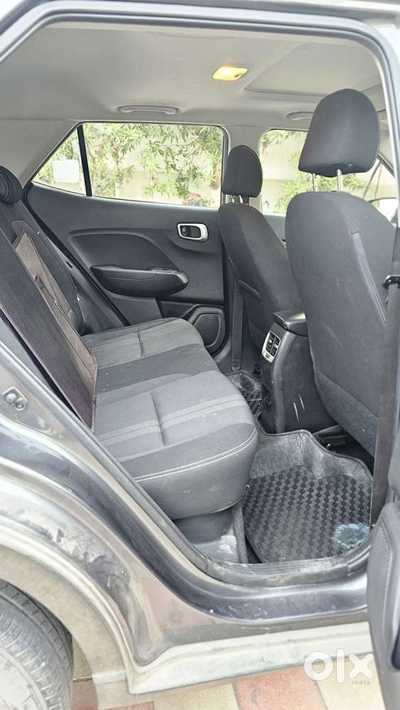 Hyundai Venue Petrol Automatic 2021