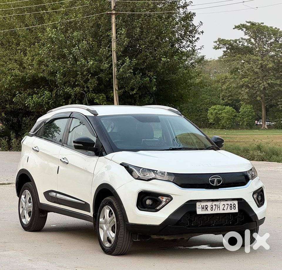 Tata Nexon 1.2 Revotron Xt, 2022, Petrol