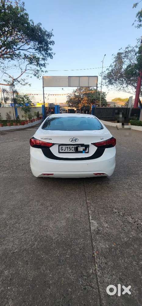 Hyundai Elantra 2014 Diesel 92234 Km Family Useing Car Top Model