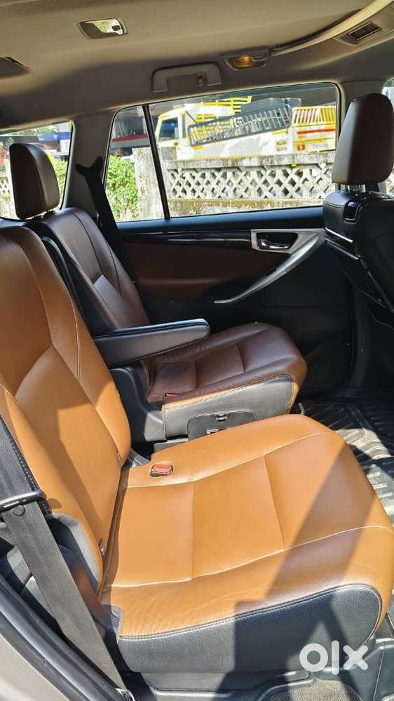 Toyota Innova Crysta 2.8z Automatic, 2016, Diesel