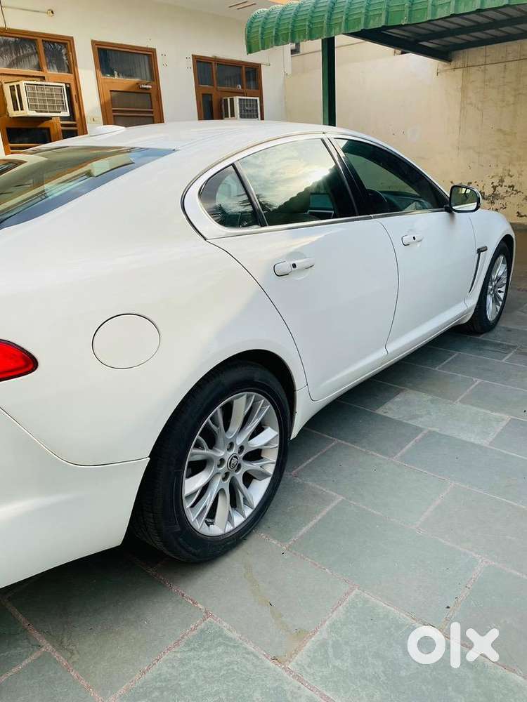 Jaguar Xfs 3.0 V6 With Complete Company Service Record Till Date