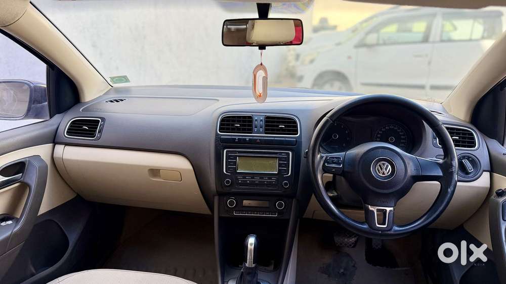 Volkswagen Vento Celeste 1.2 Tsi Highline At, 2014, Petrol
