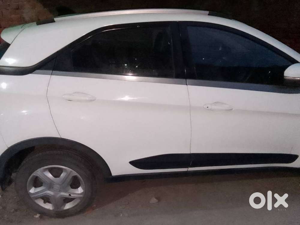 Tatanexon  Petrol Car