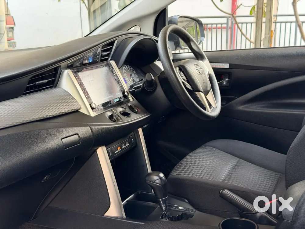 Toyota Innova Crysta G At 2022