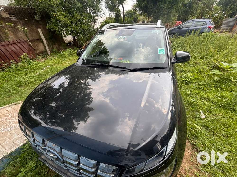 Hyundai Venue Petrol 2025