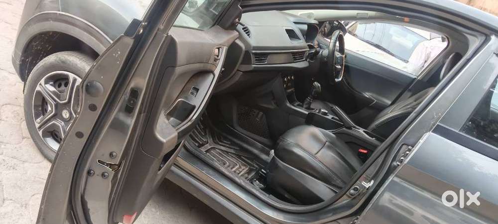 Tata Nexon Smart 1.2 Revotron Petrol 5 Mt, 2024, Cng & Hybrids