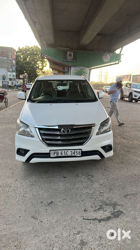 Toyota Innova 2013 Diesel Well Maintained