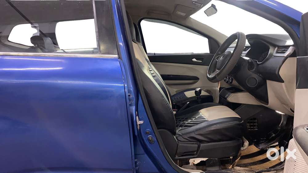 Renault Triber Rxz, 2020, Petrol