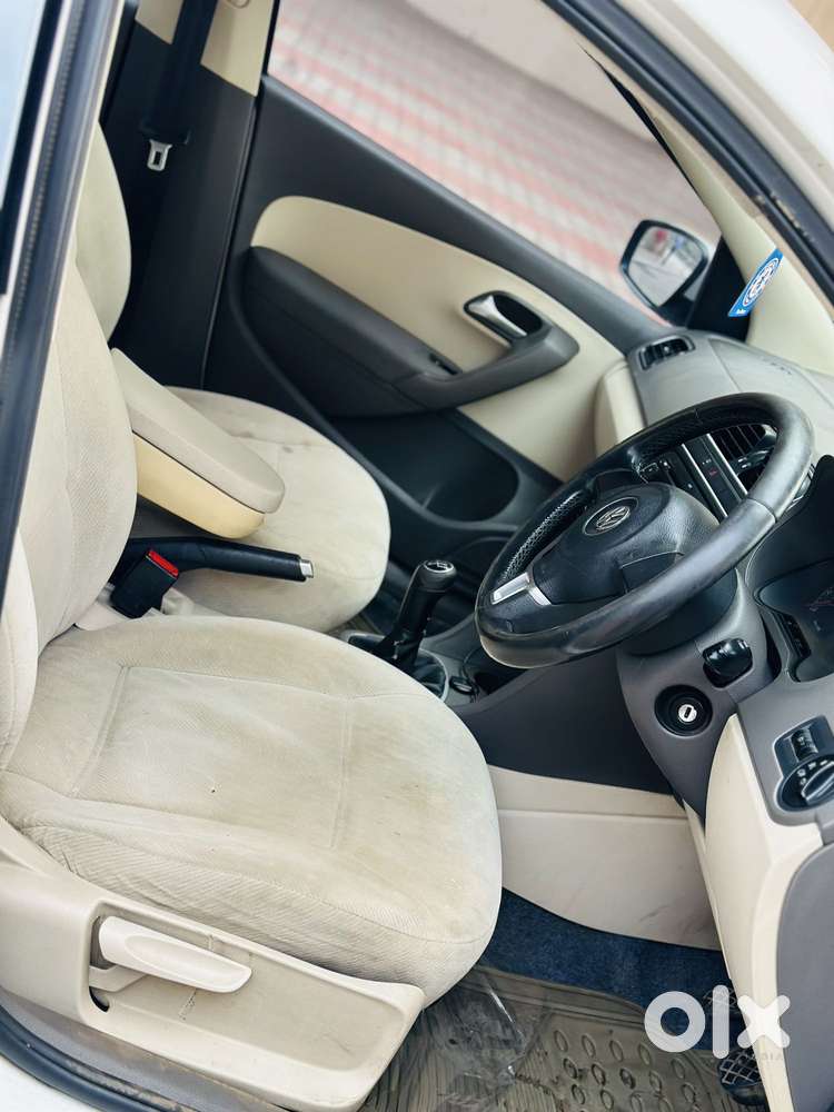 Volkswagen Vento 2010-2013 Petrol Highline, 2011, Petrol