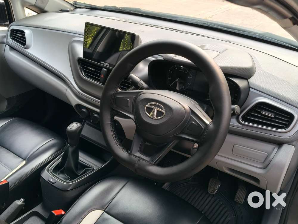 Tata Altroz 1.2 Xe, 2021, Petrol