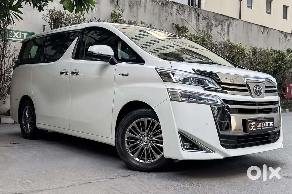 Toyota Vellfire 2.5 Hybrid, 2022, Petrol