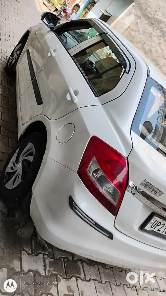 Maruti Suzuki Dzire 2017 Cng & Hybrids 85000 Km Driven