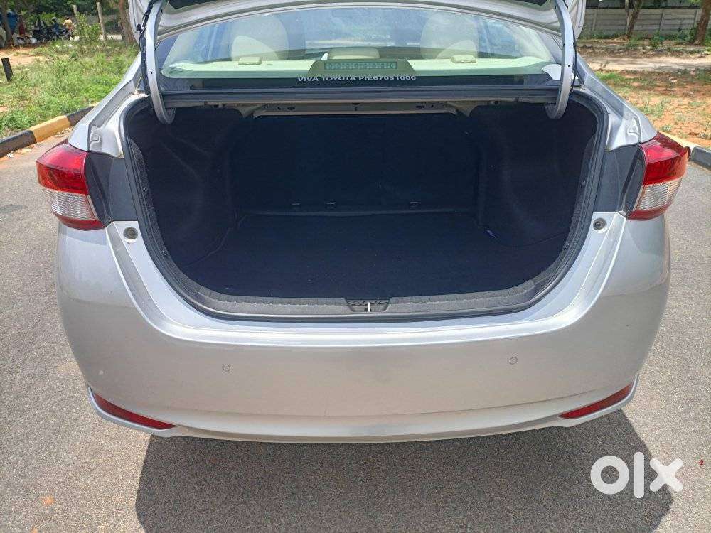 Toyota Yaris J Cvt, 2020, Petrol
