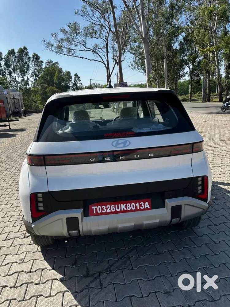 Hyundai New Venue 2026 Diesel 1326 Km Driven