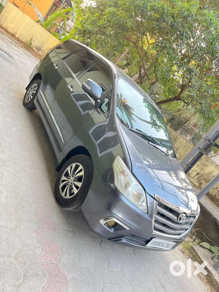 Toyota Innova 2015 Diesel 153000 Km Driven