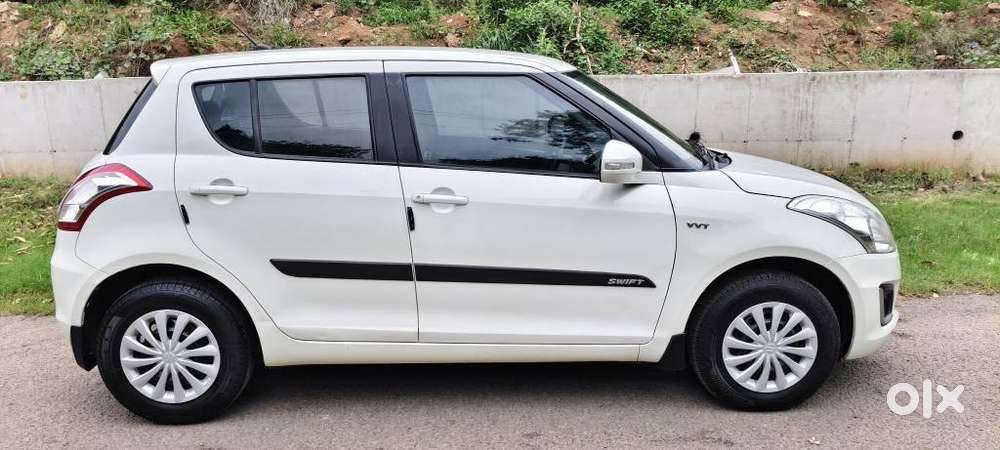 Maruti Suzuki Swift Vxi Abs Bsiv, 2015, Petrol