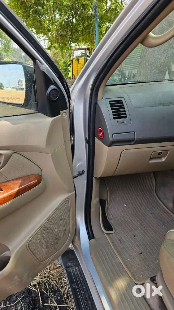 Fortuner 2010 Model Single Owner 177000 Km Driven Slightly Negotiable