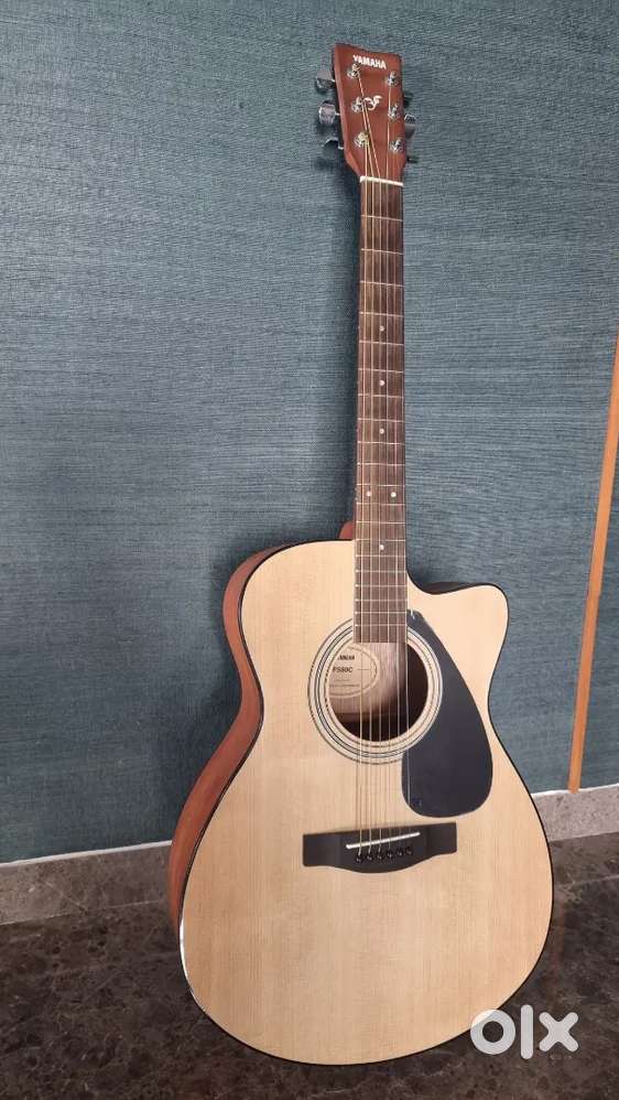 Yamaha FS80C Natural Acoustic Guitar With Premium Padded Cover