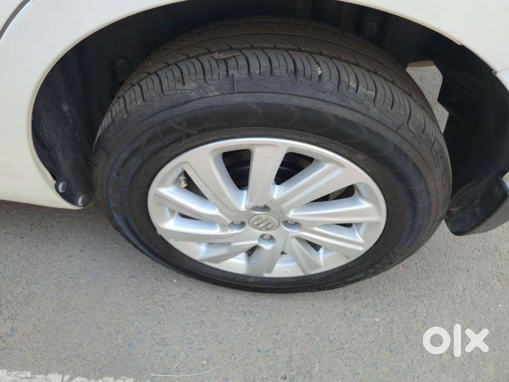 Maruti Suzuki Swift Dzire Zdi + Mt, 2017, Diesel