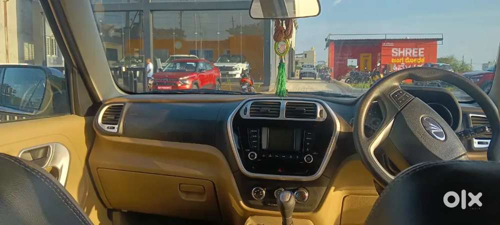 Mahindra Tuv 300 T8 Top End Showroom Maintained 2017 Model