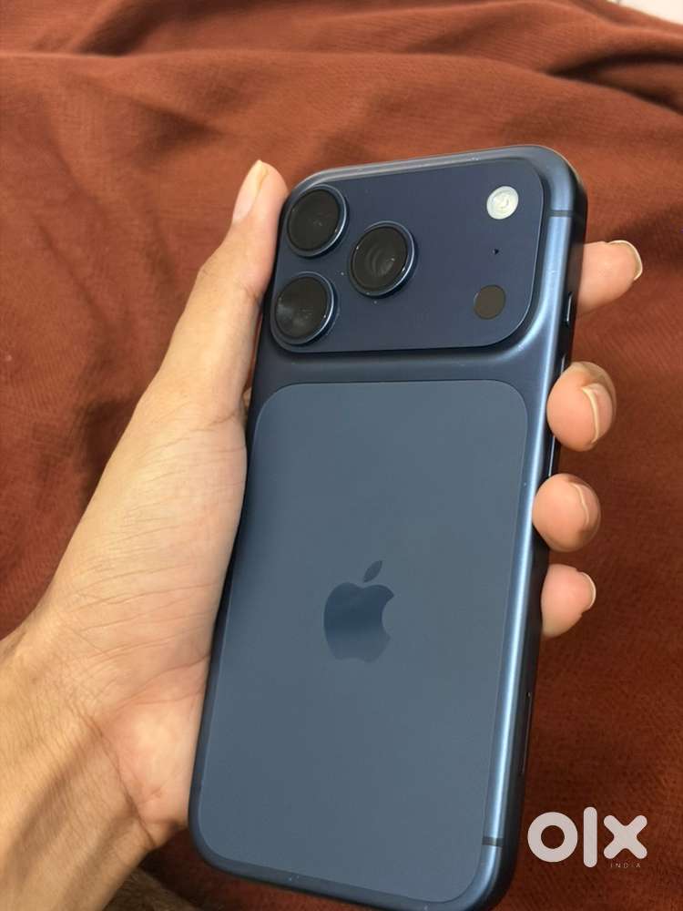 I phone 17 pro 256GB 5 months old