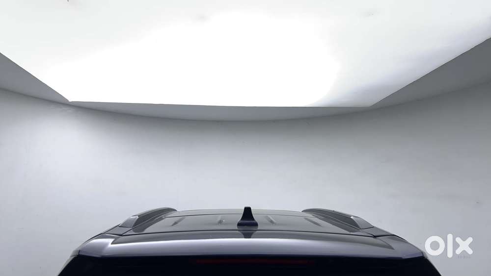 Mahindra Xuv700 2.0 Ax 7 Petrol At Str, 2022, Petrol