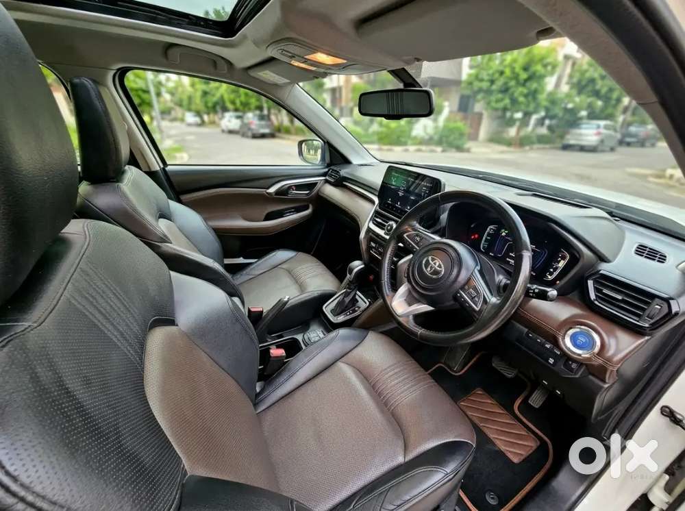 Toyota Urban Cruiser Hybrid Edition | Top End Dual Tone | Vip Number