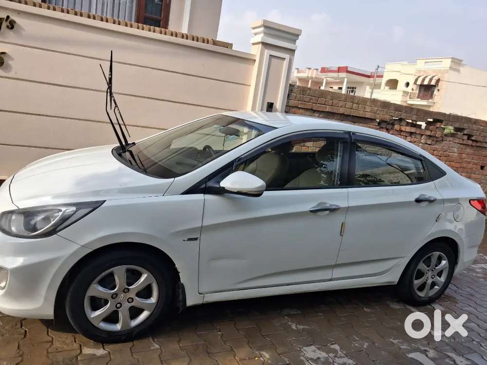Hyundai Verna 2011 Fluidic Diesel Manual