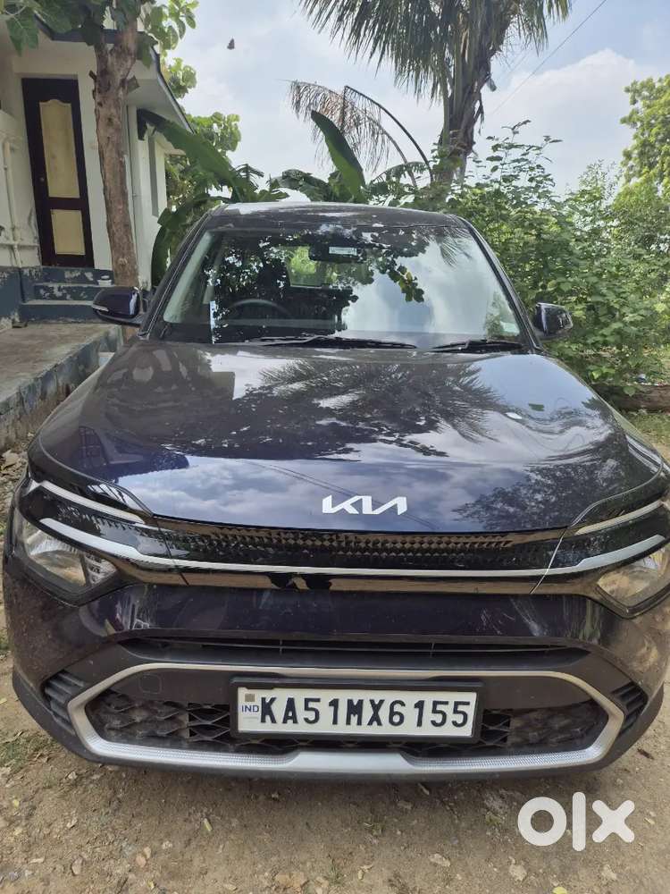 Kia Carens 2024 Petrol Well Maintained For Sale