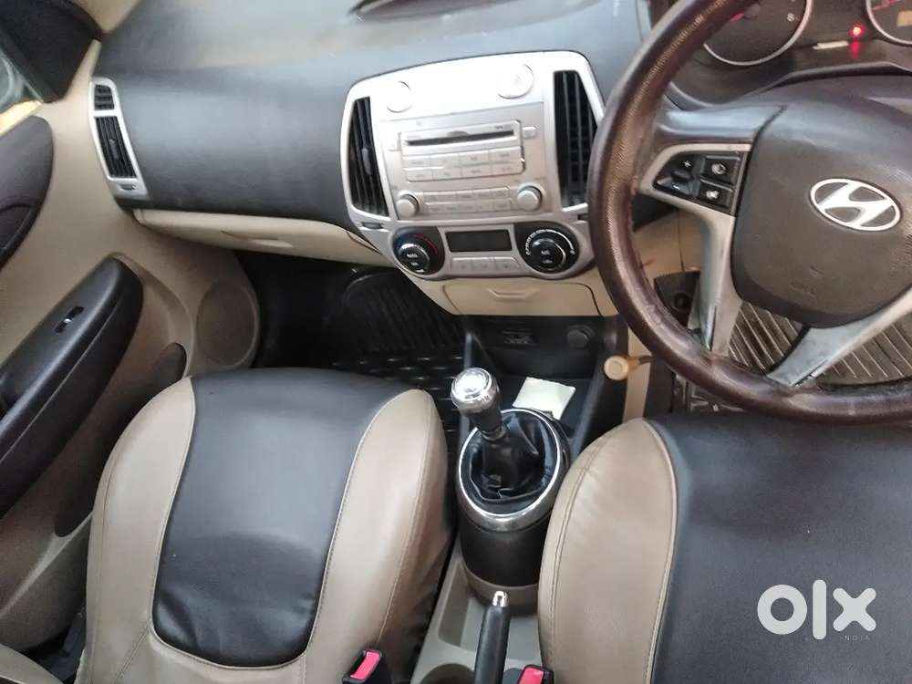 Hyundai New I20 Sportz 2011 Second Owner