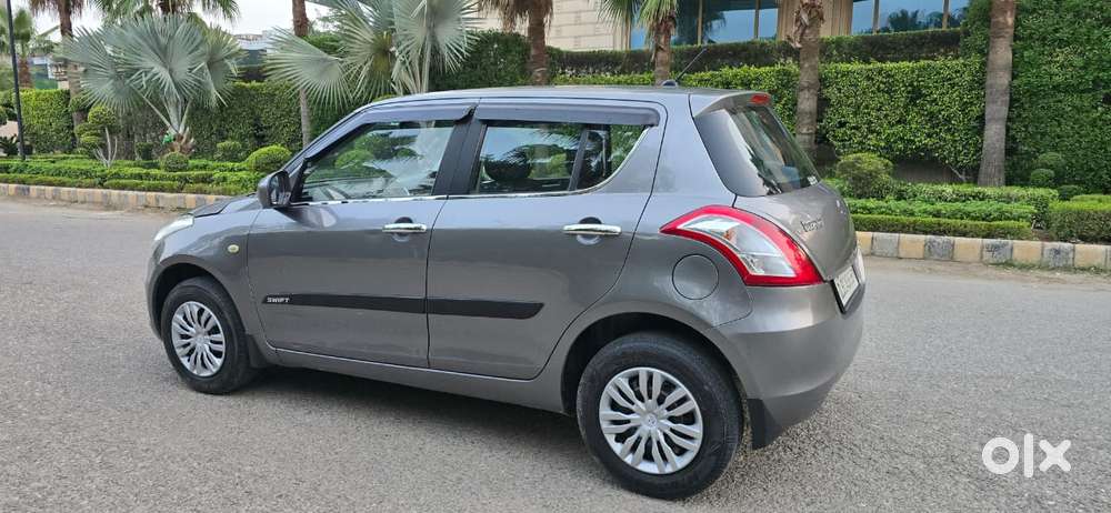Maruti Suzuki Swift Lxi Optional-o, 2017, Petrol